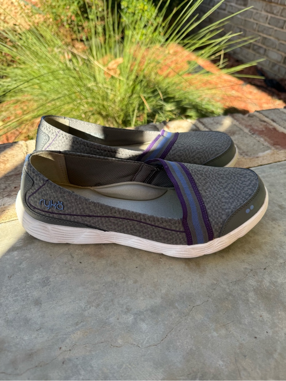 Ryka Swivel Plus Slip On Shoes Memory Foam Gray Purple Women’s Size 8.5